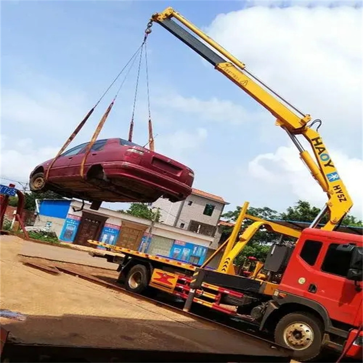 博兴吊车救援小汽车怎么吊