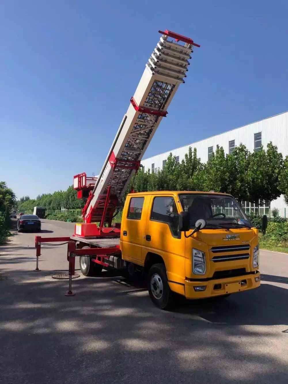 博兴附近的云梯车出租服务：轻松解决高空作业需求