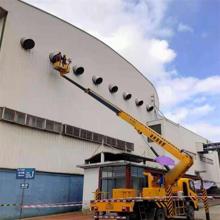 博兴高空作业车出租服务：专业广告牌安装解决方案