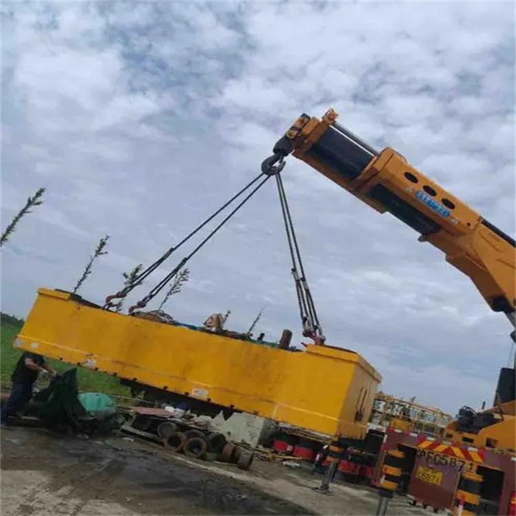 博兴随车吊吊集装箱怎么吊